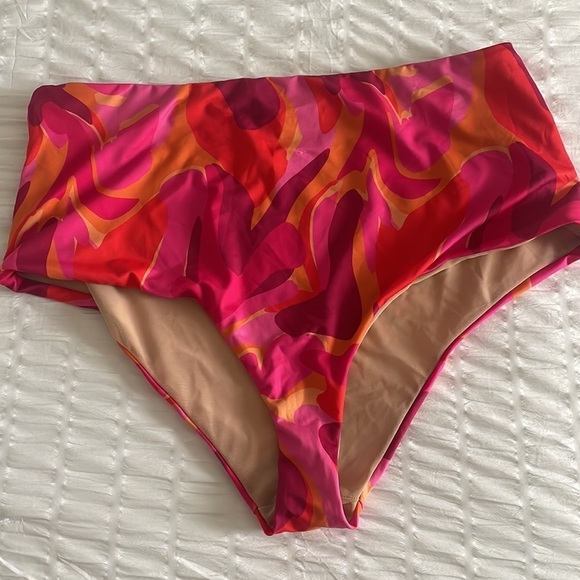 ASOS DESIGN Bikini Curve high waist swim bottom abstract Pink print New size 14 - Picture 3 of 7